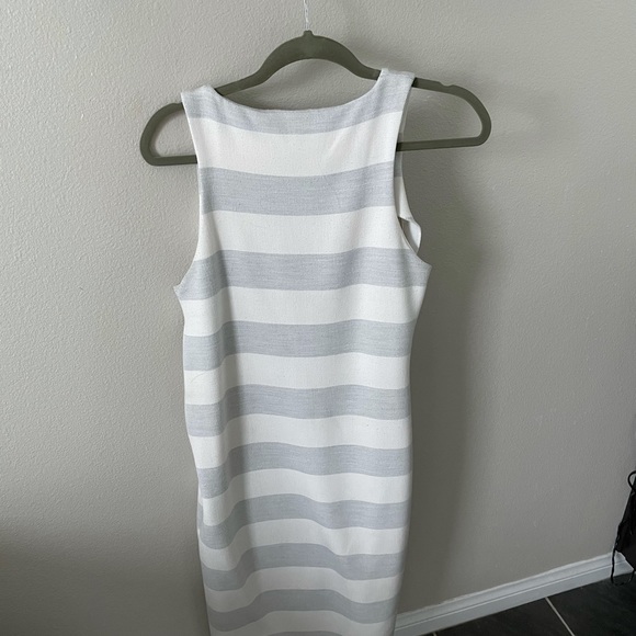 Viktoria + Woods Dress - Picture 3 of 3